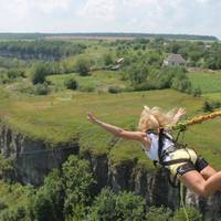 Неподалік Чорткова можна стрибнути з канатом із 40-метрового мосту (відео)