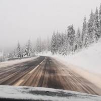 Вперше за десяток років у румунських Карпатах випав літній сніг