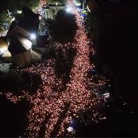 Неймовірне відео походу зі свічками на Всеукраїнській прощі в Зарваниці