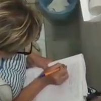 Виборча кабінка в туалеті: в соцмережах повідомляють про порушення на виборах в округу № 164. Відео