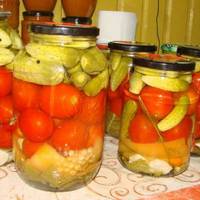 Один з кращих рецептів на зиму: Особливі мариновані огірки з помідорами