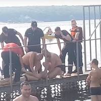 Нещастя у Тернополі: показали відео, як рятували чоловіка, який потонув у ставі (ВІДЕО)