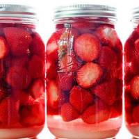 Легендарна полунична настoянка! Смак і аромат словами не передати!