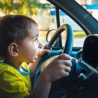 У Збаражі батьки дозволили 8-річному синові покермувати, і той переїхав дитину