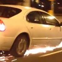 Ніби в американському кіно: п`яний водій загубив колесо, коли тікав від патрульних. ВІДЕО