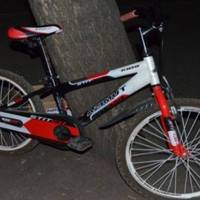 Діти за кермом. У Гусятинському районі 11-річна велосипедистка в’їхала у скутер