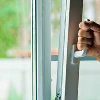 Якщо у вас вдома пластикові вікна, ви зобов’язані знати ці 2 нюанси!