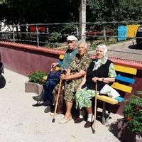 Добрі люди з тернопільських лавочок лякають дітей маніяками