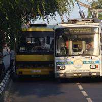 У Тернополі водії громадських транспортів організували розбірки на дорозі (фото)