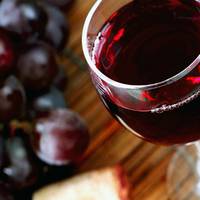 Робимо червоне напівсухе вино з винограду в домашніх умовах