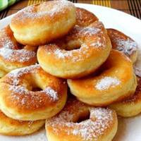 Кефірні пончики за 5 хвилин. Діти просять їх кожного ранку!