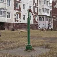 У Тернополі два дні не буде води. Тернополянам радять скористатись колонками-качалками. Адреси