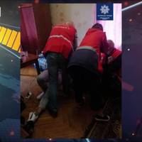 У Тернополі патрульні та медики врятували чоловіка, який впав у кому