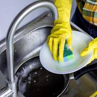 Натуральні засоби для прибирання дому можна виготовити самотужки. Як саме? Читаємо у нашій статті