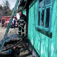 На Тернопільщини жінка врятувала трьох дітей, які опинилився в палаючому будинку. ВІДЕО