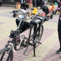 Тернополянин Степан Огінський змайстрував велосипеда, який синхронізується із телефоном