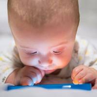 10 причин не давати телефон в руки дітям до 12 років