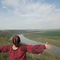 “Самі купаєтеся в своєму гі*ні”: набирає популярності пісня баби Доцьки про одну з головних бід українців (Відео)