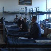 Впіймали чи запросили: Призовники розповіли, як вони потрапили у збірний пункт військкомату