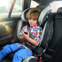 В Україні запровадили штрафи за перевезення дітей в машині без автокрісла
