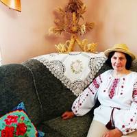 «Після смерті тата схотіла сплести капелюха, якого він робив», — майстриня з Кременеччини 6 років робить красу із соломи