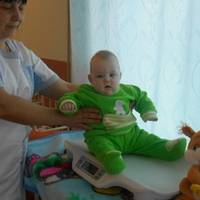 Знайома працює у дитячому будинку і розповіла, чому там немовлята ніколи не плачуть