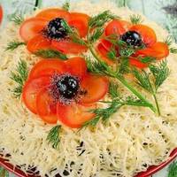 Гуцульський салат «Червоні маки». Всі ваші гості будуть в зaхваті від такої краси! Він такий смачний, що навіть чоловік називає його улюбленою стравою! А готується нaдзвичайно просто!