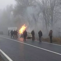 На виїзді з Тернополя загорівся автомобіль. ВІДЕО
