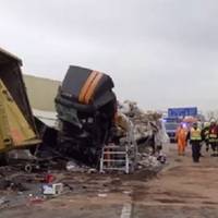 Вдома чекали діти: у жахливій автотрощі за кордоном загинули двоє молодих українців ( відео)