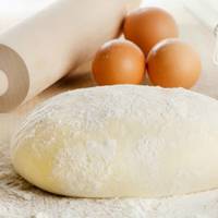 Пісочне, бісквітне, білкове та листкове. 4 простих рецепти приготування тіста для торта