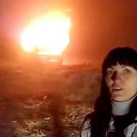«Безвихідь і відчай». Жінка звернулася до Зеленського та спалила свій автомобіль. ВІДЕО