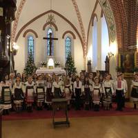 Тернопільська Народна хорова капела «Зоринка» привітала парафіян у Ризі (ФОТО, ВІДЕО)