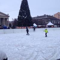 Назвали вартість ковзанки на Театральному майдані