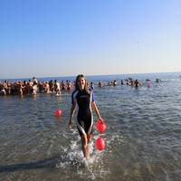 Тернополянка зустріла Новий рік, занурившись у крижану воду поблизу Венеції (фото)