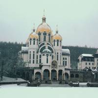Коли в Зарваниці відбуваються Богослужіння та освячення води