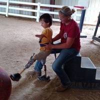 Як склалася доля Андрійка з Тернопільщини, якого без ручок і ніжок всиновили американці (Фото)