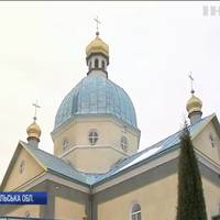 Конфлікт на Бучаччині: віряни посварилися через церковний дзвін