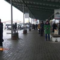 Дороги-ковзанки: через ожеледицю автобуси із Тернопільського автовокзалу не виїхали на маршрути