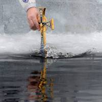 Водохреща 2020: розклад богослужінь та освячення води у церквах