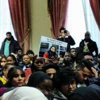 Через смерть темношкірої дівчини іноземні студенти медуніверситету вийшли на протест