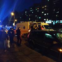 Кров, побите авто та розлючені люди: у Тернополі збили пішохода (ФОТО)