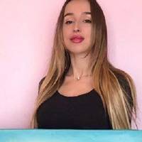 Тернопільська художниця продає свої роботи, щоб підтримати дітей, котрі постраждали від вибуху газу