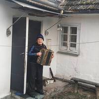 Відео: Як дожити до поважного віку і залишитися романтиком: кременчанин і його 