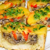 Дуже смачні гарячі бутерброди: одне задоволення – і робити, і їсти