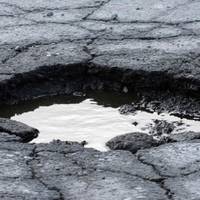 Тернополяни просять відремонтувати дороги на одній з вулиць міста