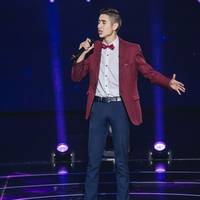 Повернення зірки: тернополянин Роман Сасанчин із піснею “Luna tu” пройшов у “Голос країни”