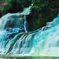 Джуринський водоспад показали у всій красі з висоти пташиного польоту