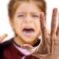 У Тернополі батьки-алкоголіки били та морили голодом 8-річну дитину