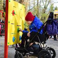 Подаруй світло: у Тернополі збирають кошти на майданчик для особливих діток