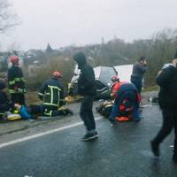 Постраждало п’ятеро: у поліції розповіли подробиці аварії біля Тернополя (ФОТО)